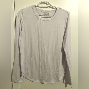 Two Women’s Mudd Long Sleeve T-shirts Sz Medium, One Black, One White.